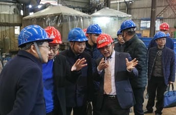 局党委常委、副局长徐锡惠、余常燕一行到六0六大队岷江公司调研