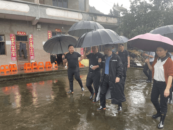 六〇四大队配合渠县乐成组织实验四起地质灾难避险