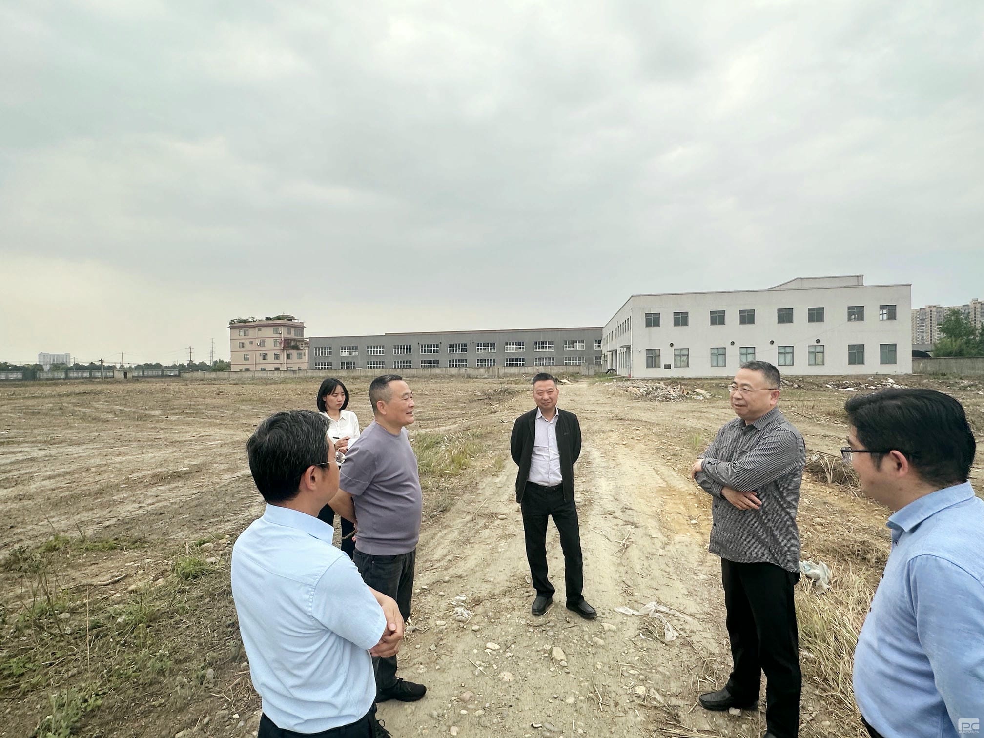 集团党委副书记、副董事长、总司理江涛一行到泰华堂制药调研指导事情