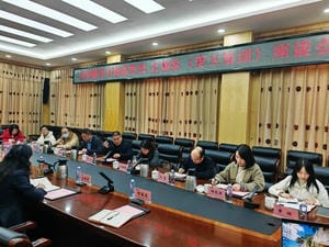 天府新区市场羁系局与区调队（容大集团）开展座谈交流